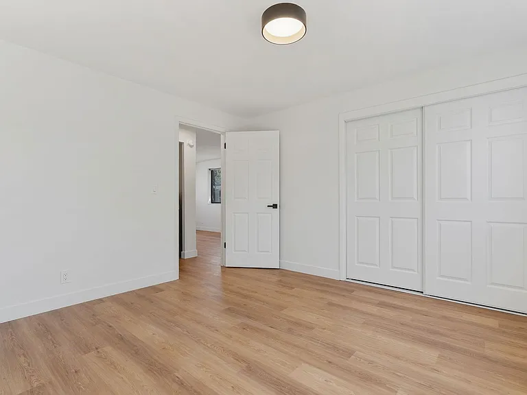 1016 E 900 S — Photo 40