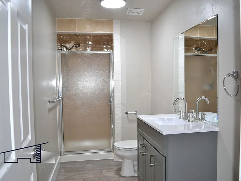 Main St Duplex — Photo 14