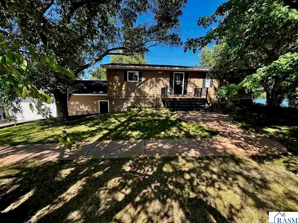32622 Lake Emily Rd, Saint Peter, MN 56082