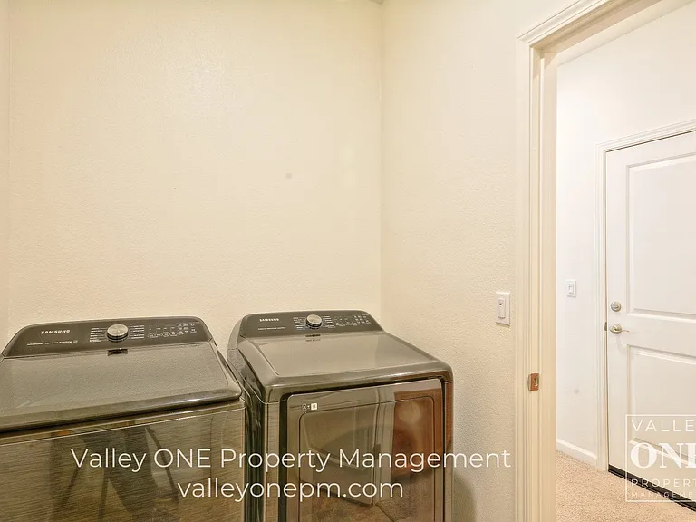 933 Tipton Ln — Photo 48