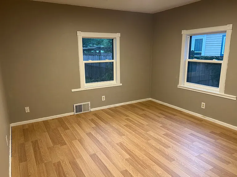 201 S Walnut St — Photo 12