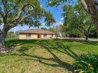 9229 W Sterling Dr, Pearland, TX 77584