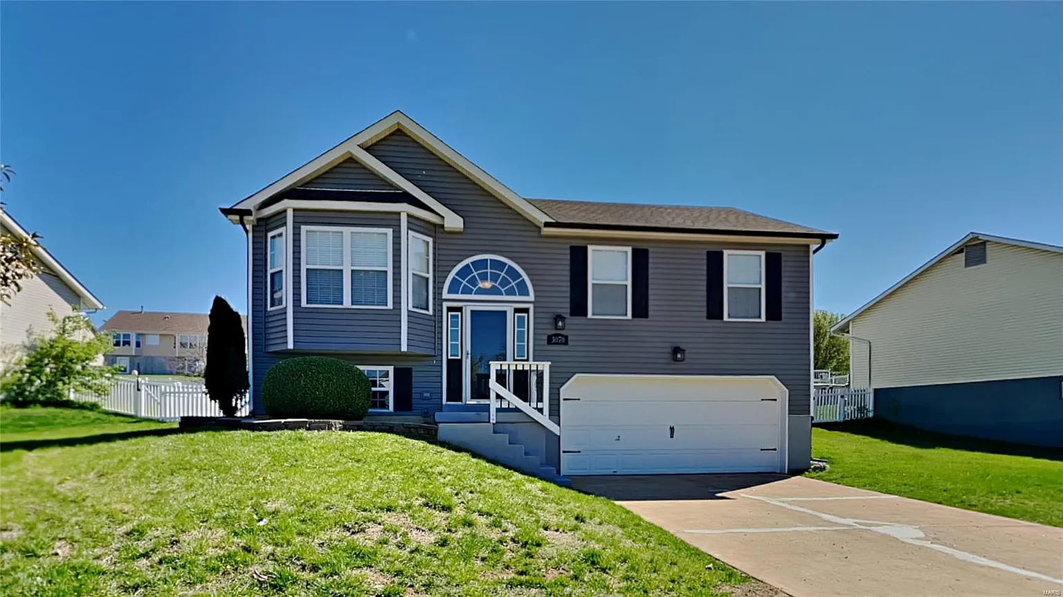 3070 Valley Oaks Dr photo 1