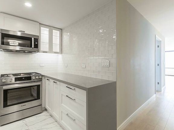 3rd image of 330 E 38th St APT 53K