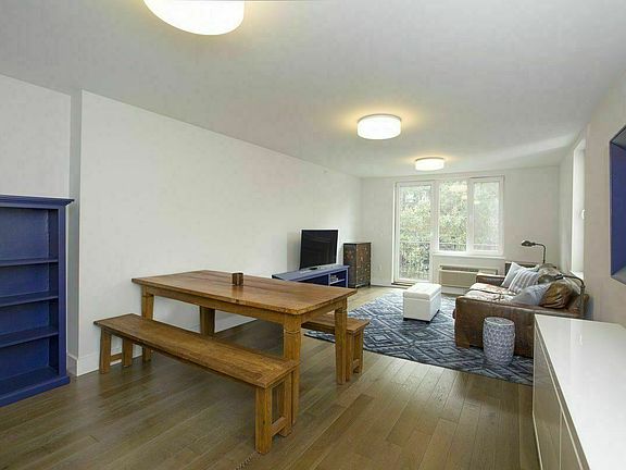 3rd image of 308 E 105th St #6C