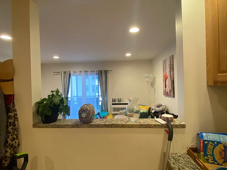 15 Euston Rd #14 — Photo 12