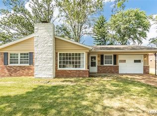 1575 Zurich Dr, Florissant, MO 63031