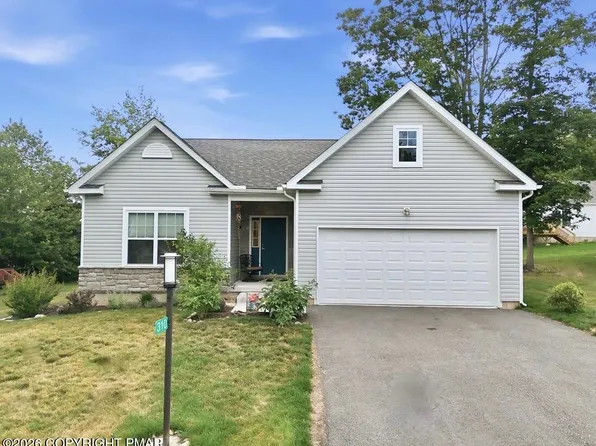 310 Golden Oaks Dr, White Haven, PA 18661