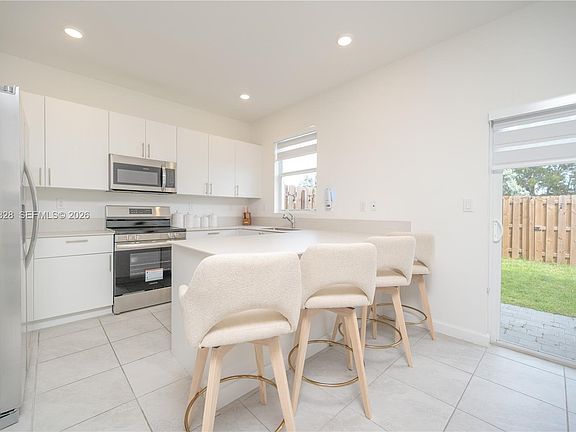 5th image of 27765 SW 155th Ave #1