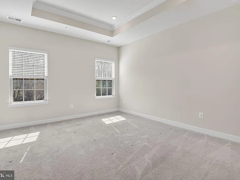 19753 Green Village Dr — Photo 16