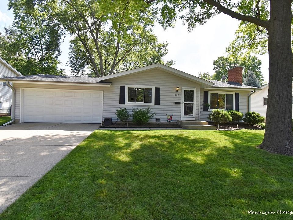 1st image of 202 Fairview Dr