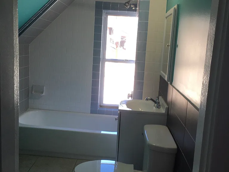 346 Spruce St #3 — Photo 7