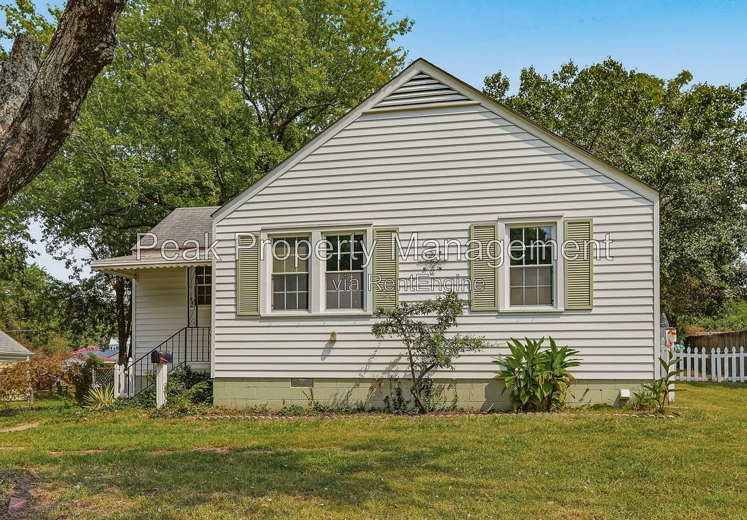 2 bed, 1.0 bath, 863 sqft, $1,525 — Photo 2