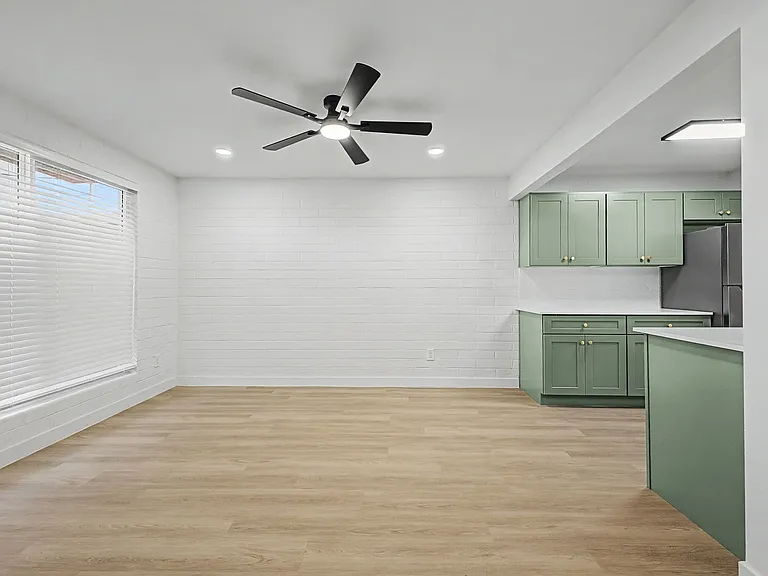 1804 E Concorda Dr #18 — Photo 3
