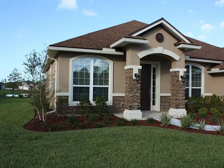 214 Flora Lake Cir — Photo 3