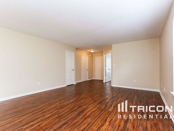 3rd image of 5828 Accent Dr