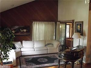 3rd image of 1608 Ilchester Ct