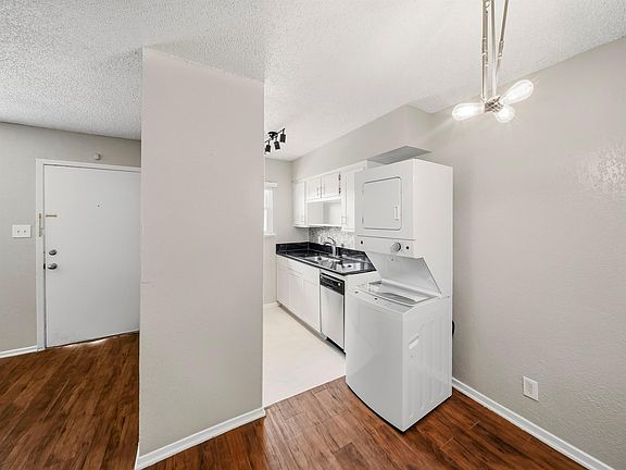 5th image of 2401 Manor Rd APT 222