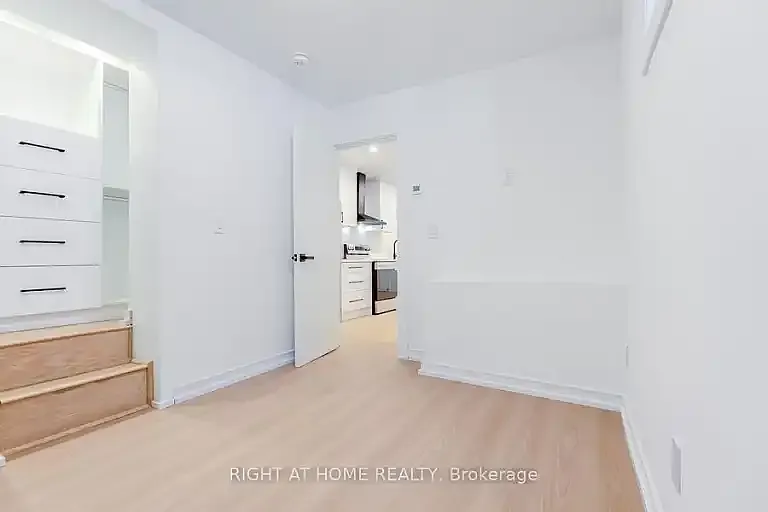 11 Condor Ave #1A — Photo 2