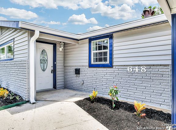 4th image of 648 Kashmuir Pl