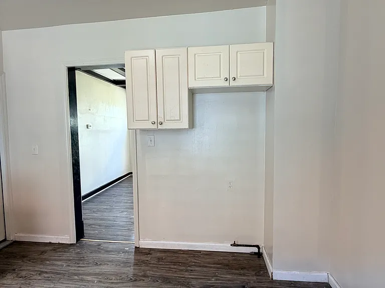 83 Edna Pl #2 — Photo 5