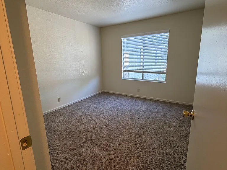 1201 S Central Ave #25 — Photo 10