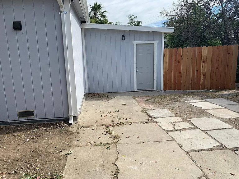 1291 Columbia St — Photo 3