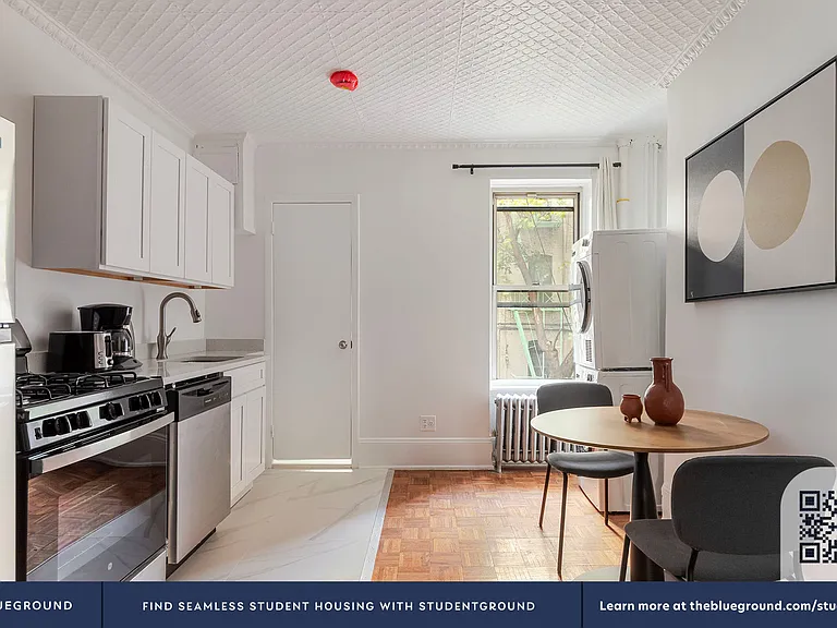 327 E 10th St #1B — Photo 6