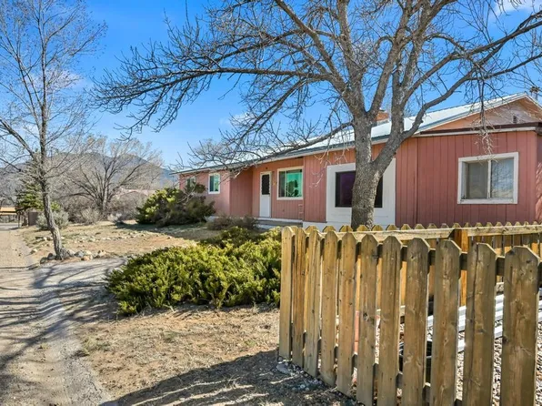807 Hill Dr, Taos, NM 87571
