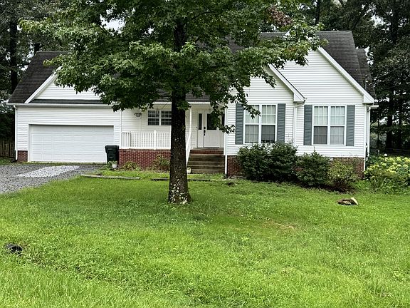 2nd image of 127 Silver Leaf Cir