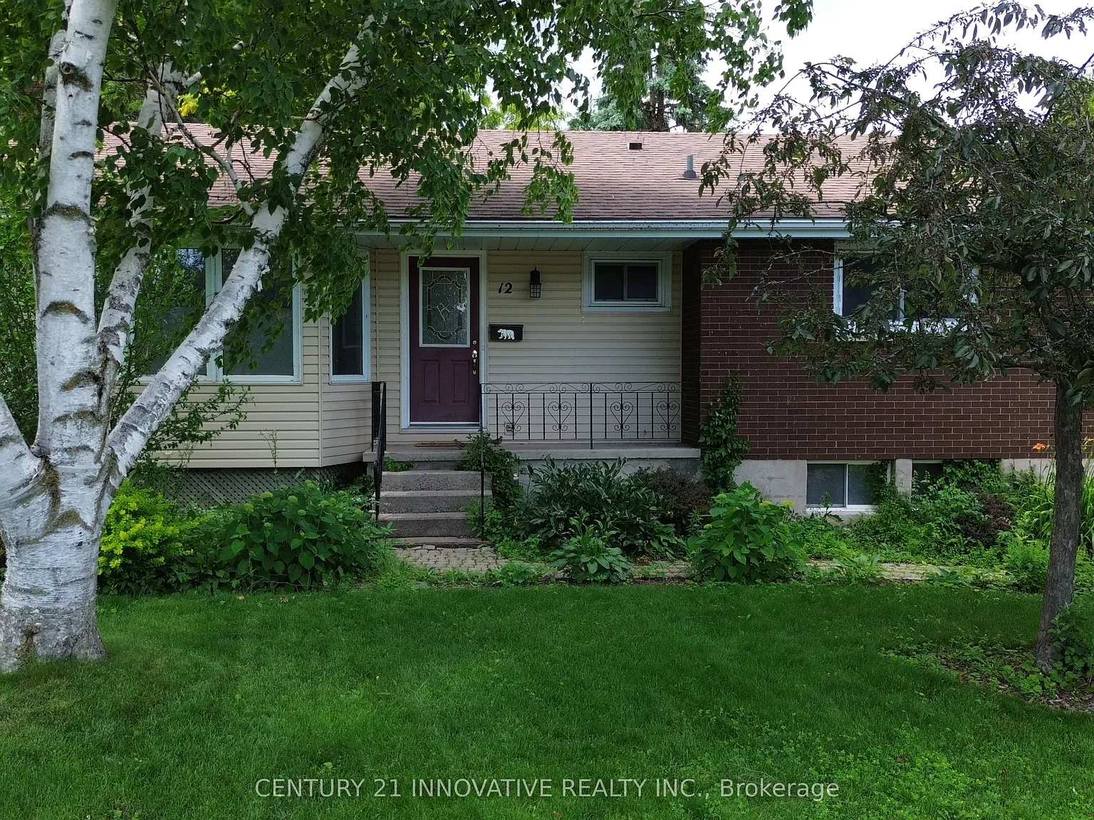 3 bed, $2,300 — Photo 1