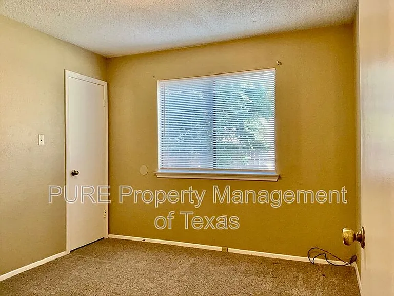 2105 Balsam Way — Photo 16
