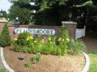 40 Daisy Ln, South Windsor, CT 06074