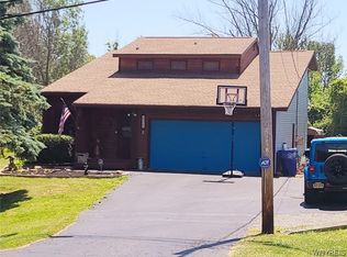 5022 Lower Mountain Rd, Lockport, NY 14094