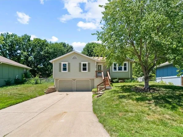 406 SE Crescent St, Lees Summit, MO 64063