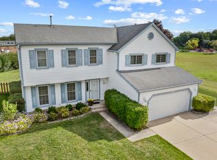 1074 Wilmington Ln, Hoffman Estates, IL 60169