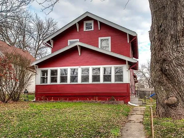 325 8th St, West Des Moines, IA 50265