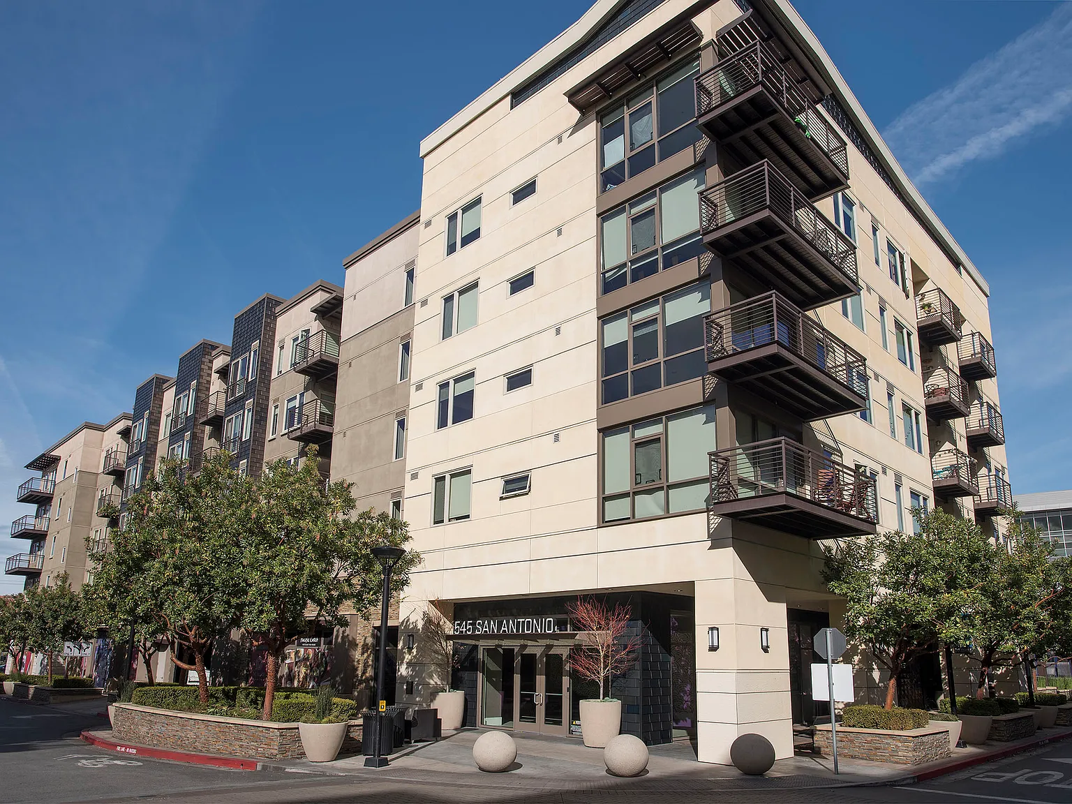 The Village Residences — Photo 3