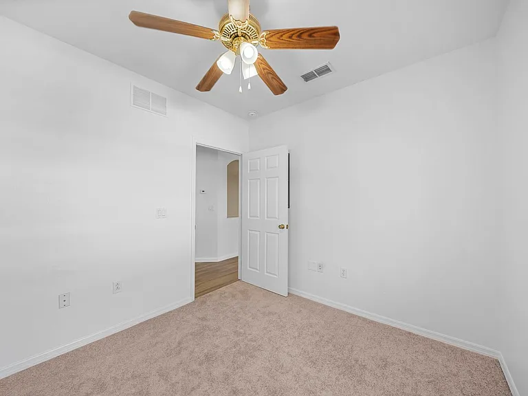 5370 Park Rd #4 — Photo 18