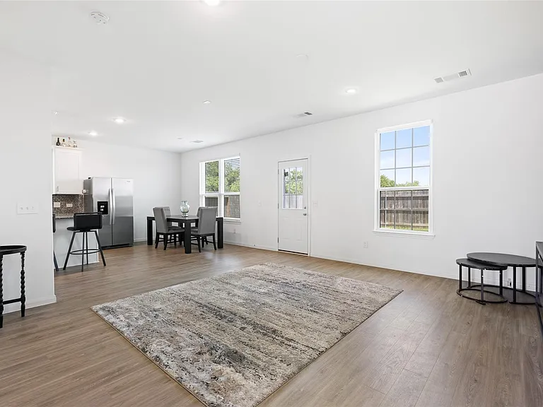 7323 Heath Knoll Ln — Photo 5