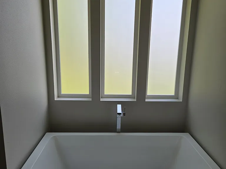 1410 Foxtail St — Photo 6