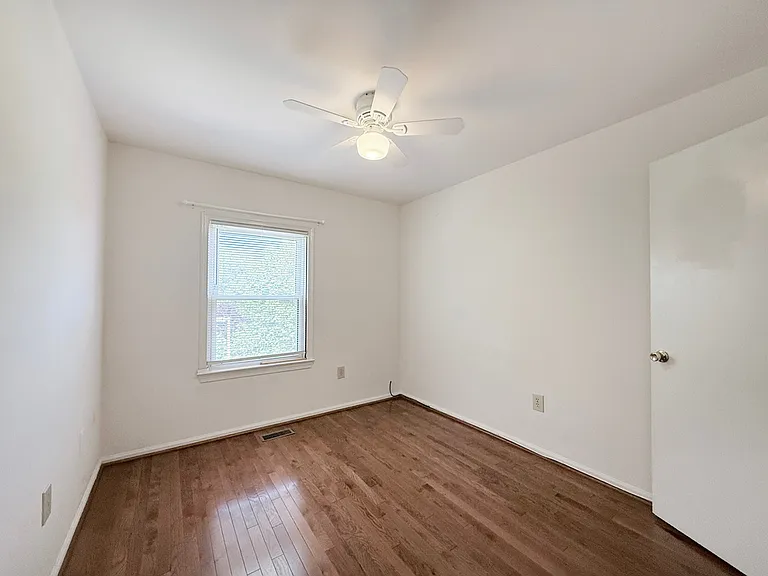 10240 Arizona Cir — Photo 11