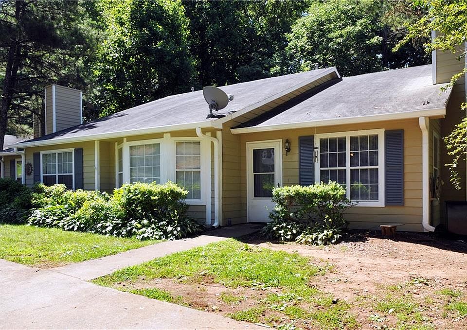 1st image of 335 Farm Place Ct NE