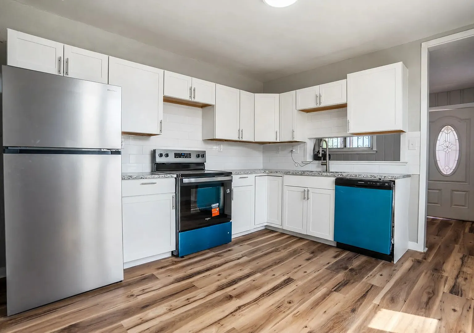 3 bed, 2134 sqft, $1,900 — Photo 2