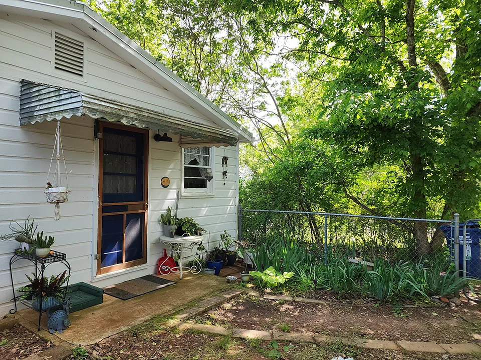 452.5 Whitehall Rd