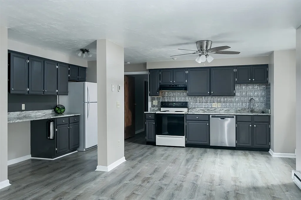 11 Hulbert Rd — Photo 1