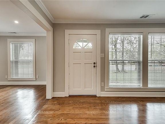 5th image of 1218 W Clarendon Dr