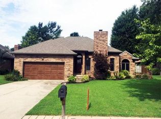 1973 S Forrest Heights Ave, Springfield, MO 65809