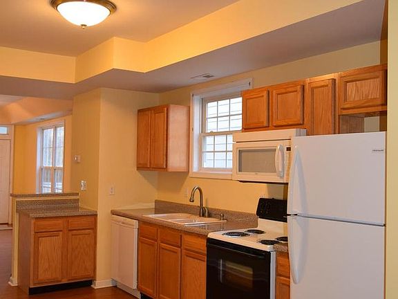5th image of 328 Lindsay Dr