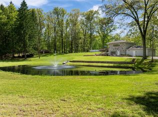 996 White Oaks Dr, Clinton, OH 44216